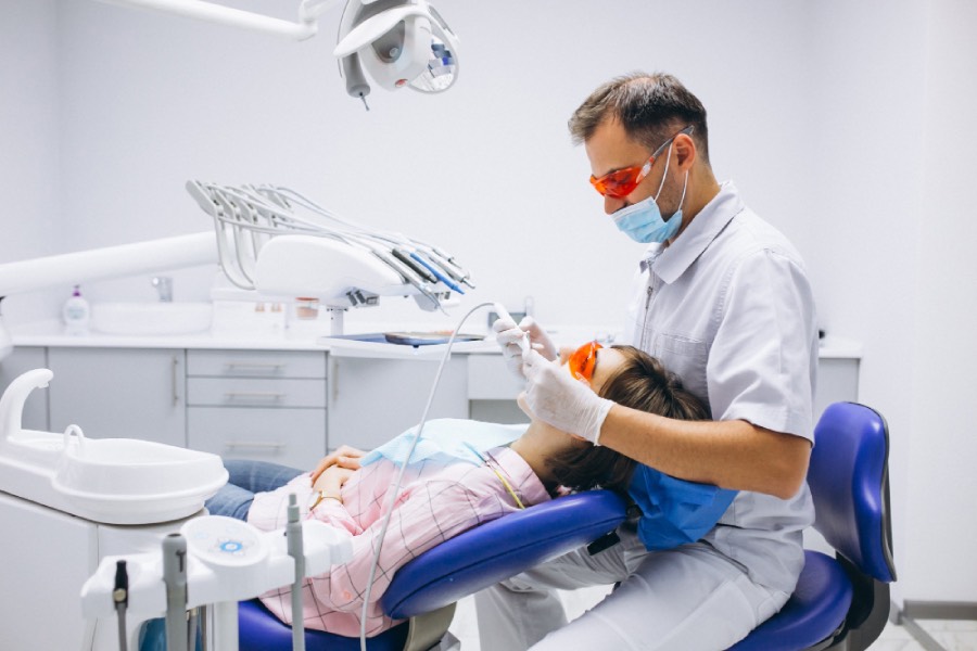 стоматологічна клініка BIOCLINIC