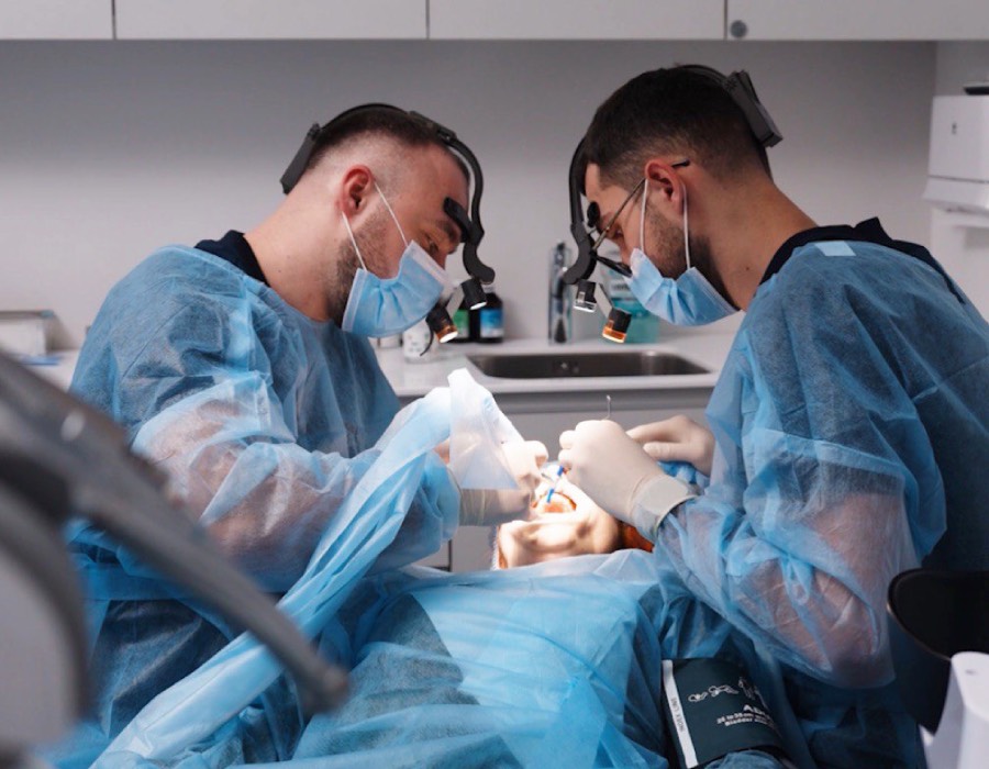 стоматологічна клініка BIOCLINIC